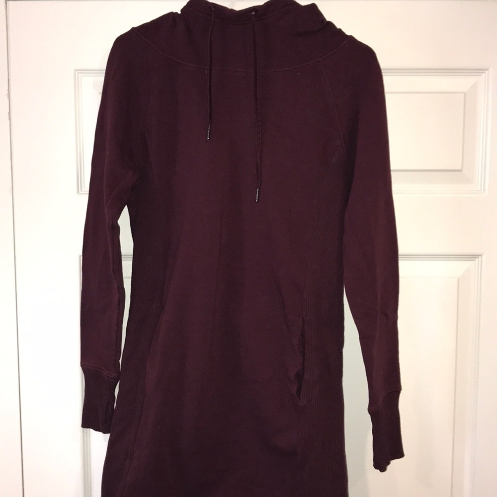 Maroon sweatshirt